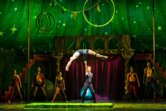 Pippin 2__418 Sasha Allen as Leading Player and the cast of the National Tour of PIPPIN. Credit Terry Shapiro