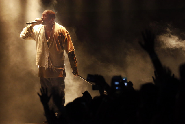 la-et-ms-fyf-fest-kanye-west-rihanna-saves-the-day-after-frank-ocean-cancels-20150823