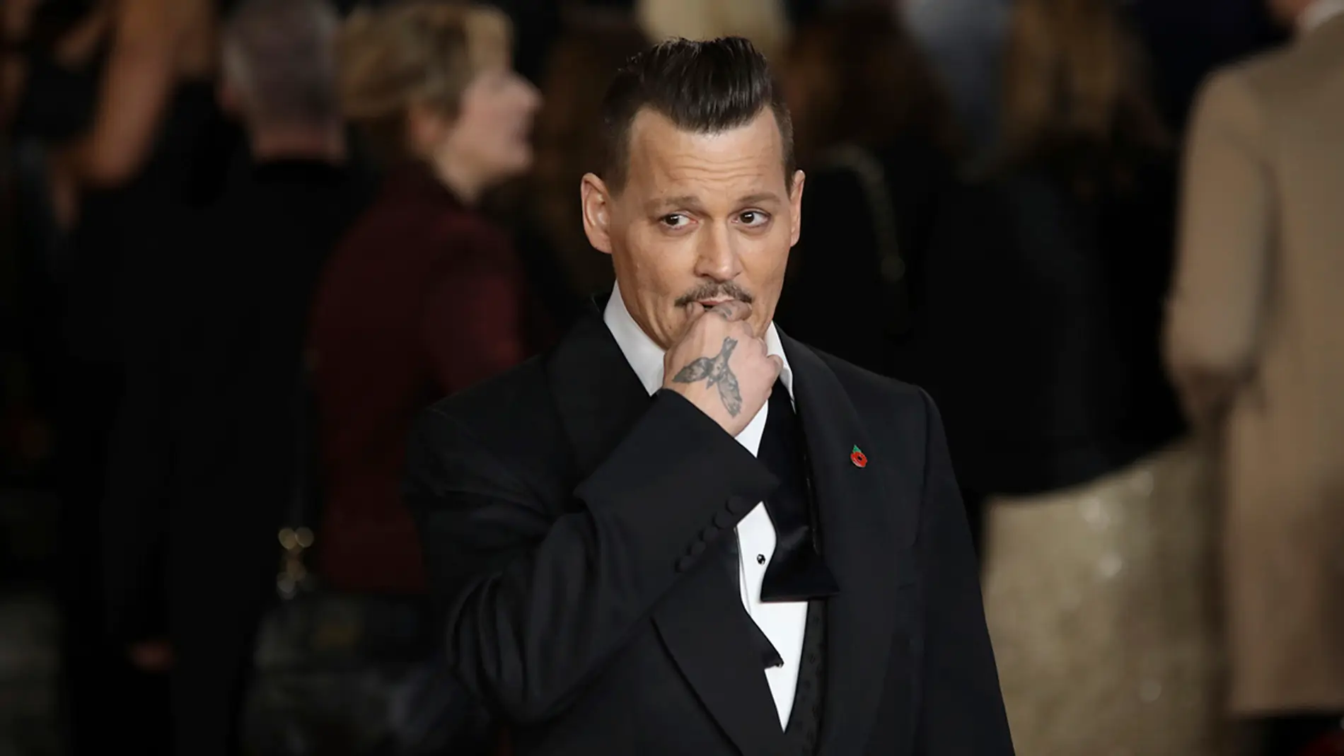 La extraña aparición de Johnny Depp en los VMAs 2022 vestido de astronauta: "Necesitaba el trabajo"
