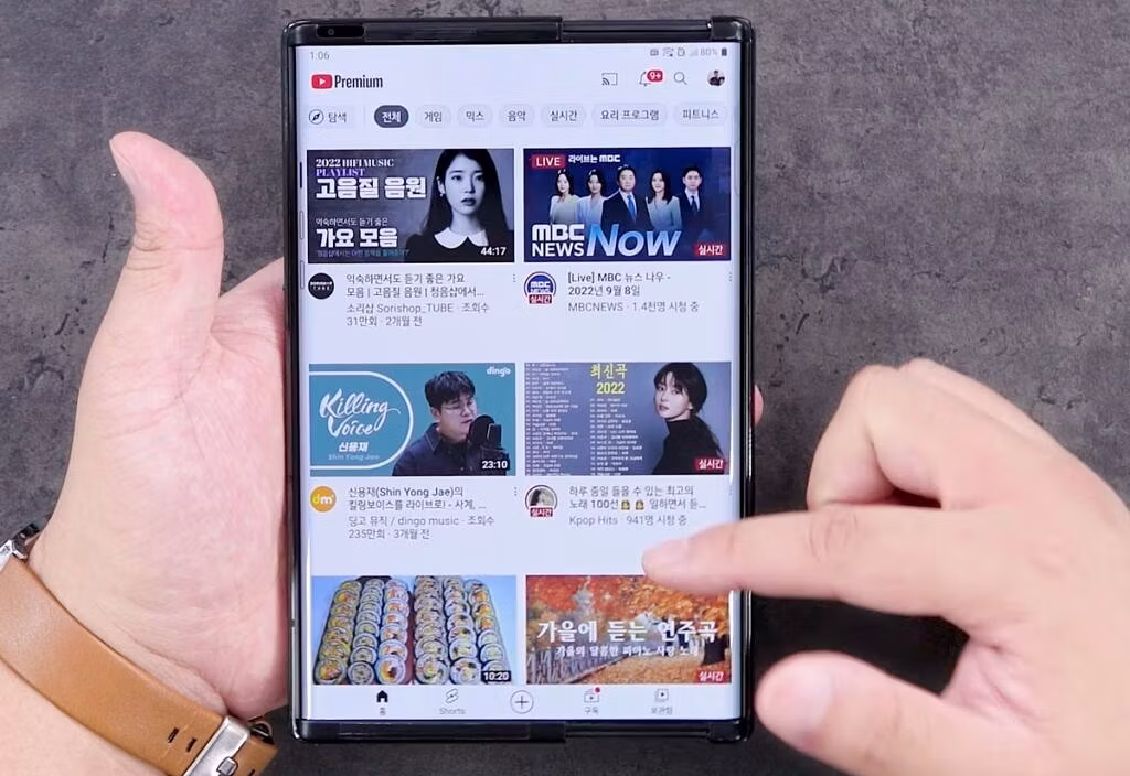 The canceled LG Rollable shows up in another hands-on video