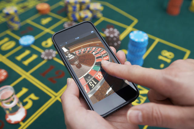 Apple pulls gambling ads from App Store product pages following backlash |  Engadget