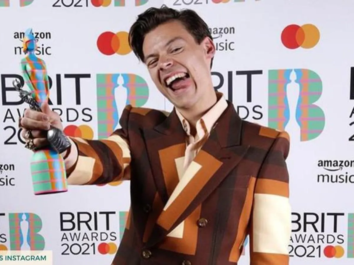 Harry Styles' American accent at BRITs 2021 leaves netizens saying, "Errrrr come again" | Hollywood News