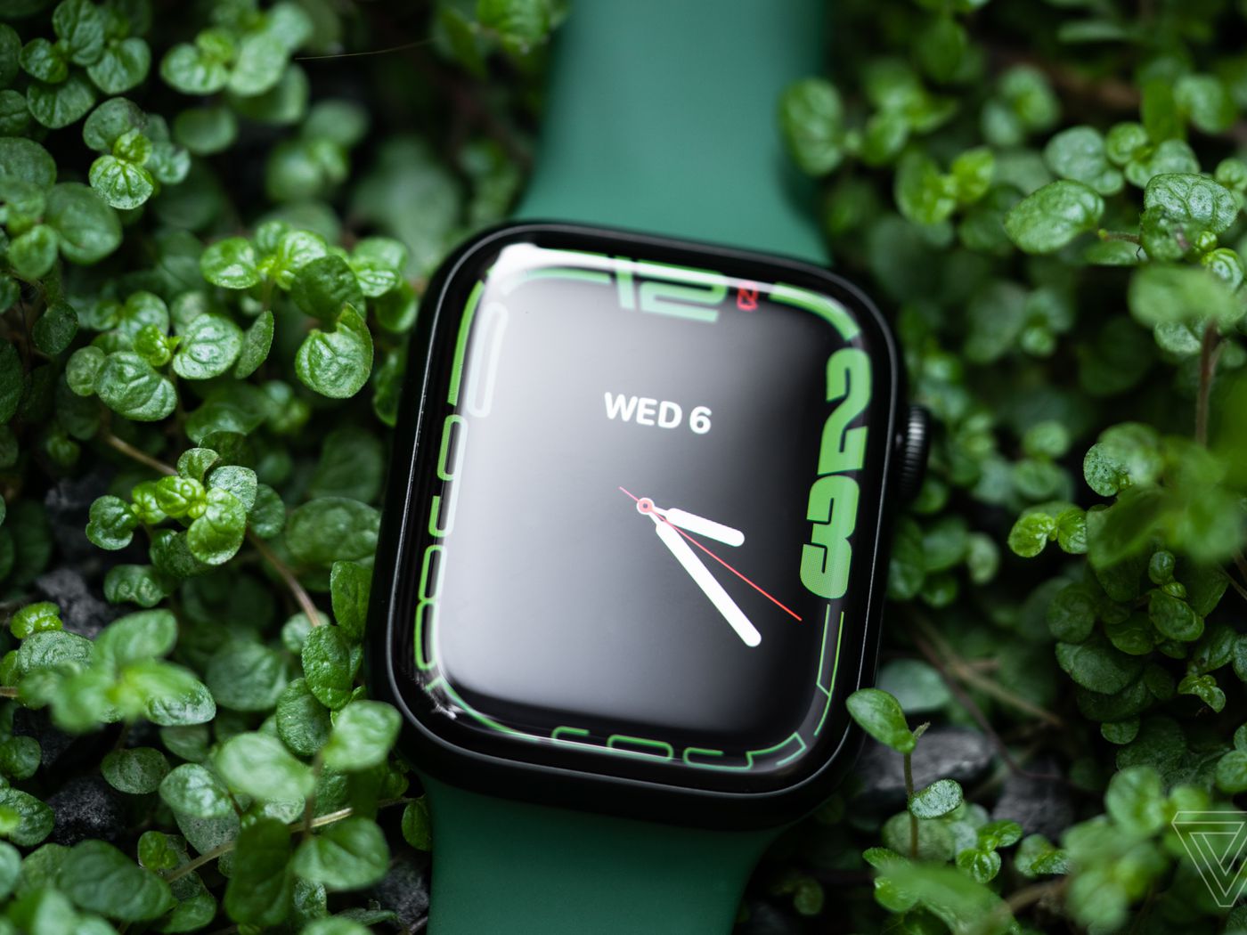 The green Apple Watch Series 7 is $300 for the first time ever - The Verge