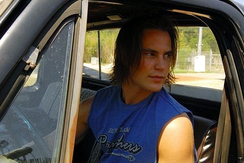 Tim-Riggins-tim-riggins-16456044-500-334