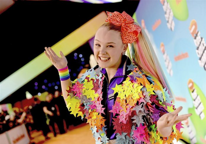 Is JoJo Siwa Gay? Breakdown of TikTok Star's 'Best Gay Cousin Ever' Shirt