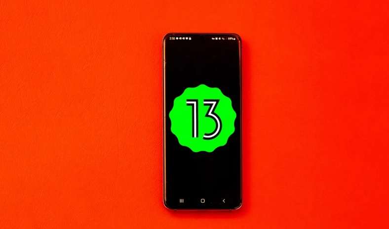 Android 13 vs Android 12