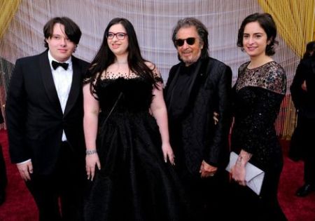 Olivia-Pacino-with-her-father-twin-brother-and-sister
